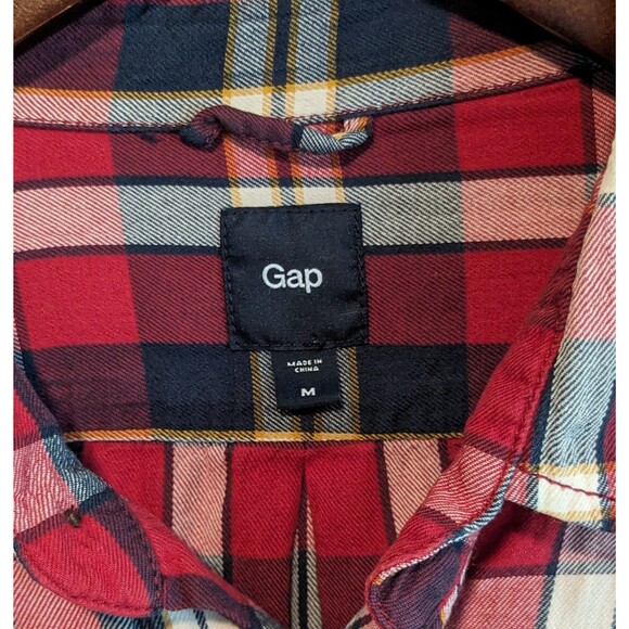 Gap Size Medium Plaid Shirt Mens Button Up Soft Cotton Red Blue Long Sleeve - Picture 2 of 5